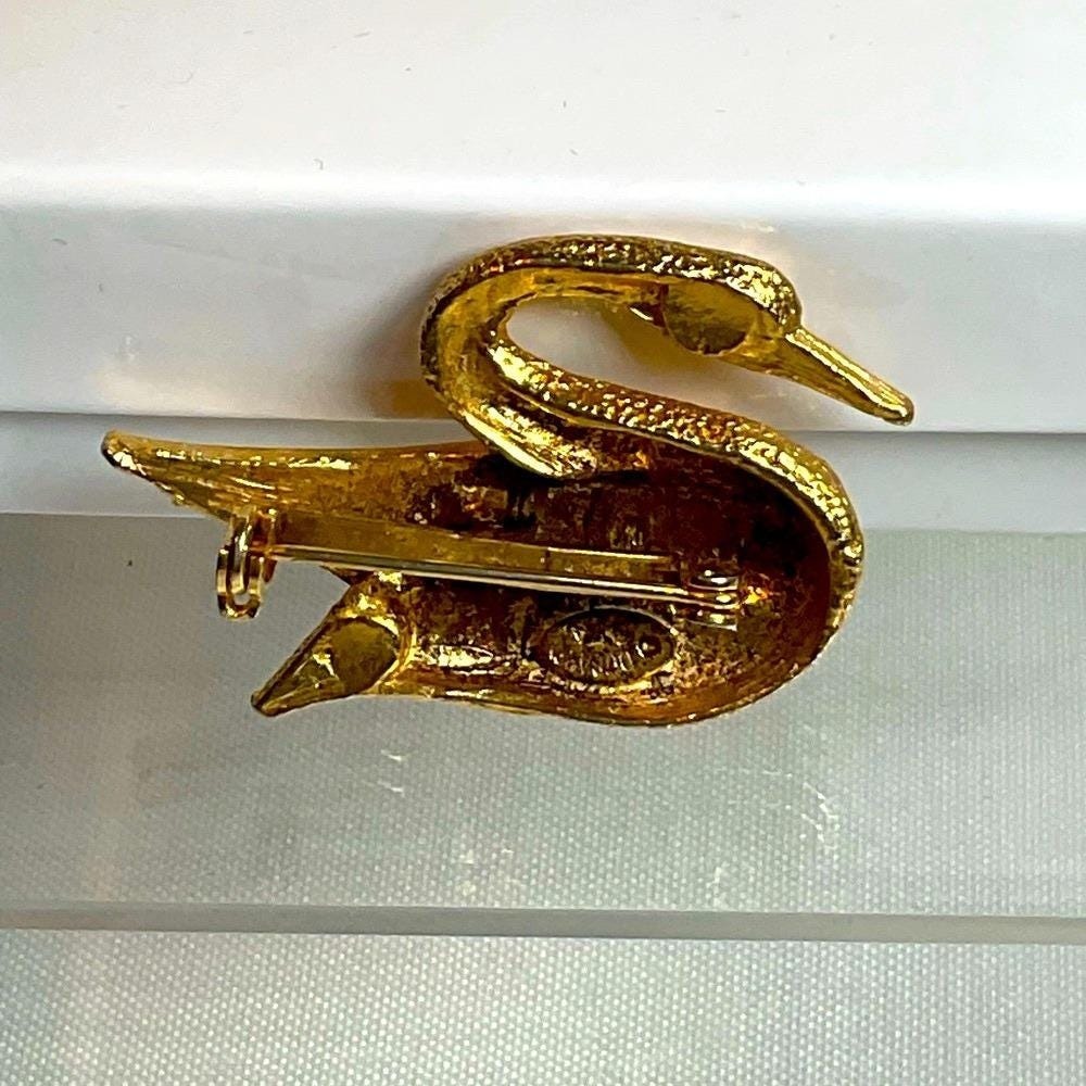 Dubarry‎ 5th Avenue 1950's Gold Plated Swan Brooch With Crystal Eye - Picture 7 of 7